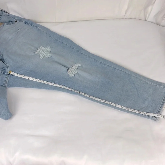 Levi’s NEW Women’s 22W Stretchy High Waisted Mom Distressed Tapered Leg Jean - Picture 12 of 12